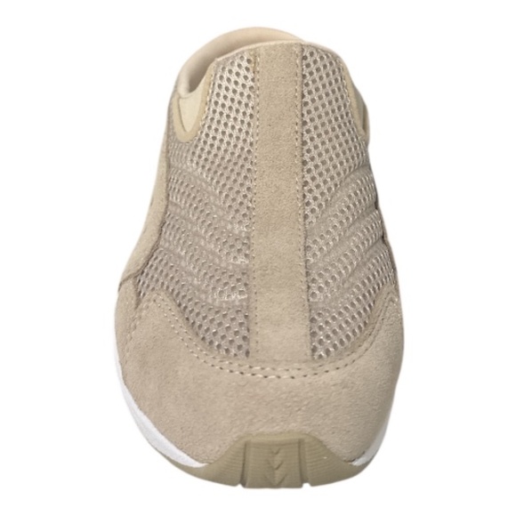 Easy Spirit TravelTime Women’s Slip-On Clog, Arch Support Comfort Walking Shoe - Picture 3 of 5